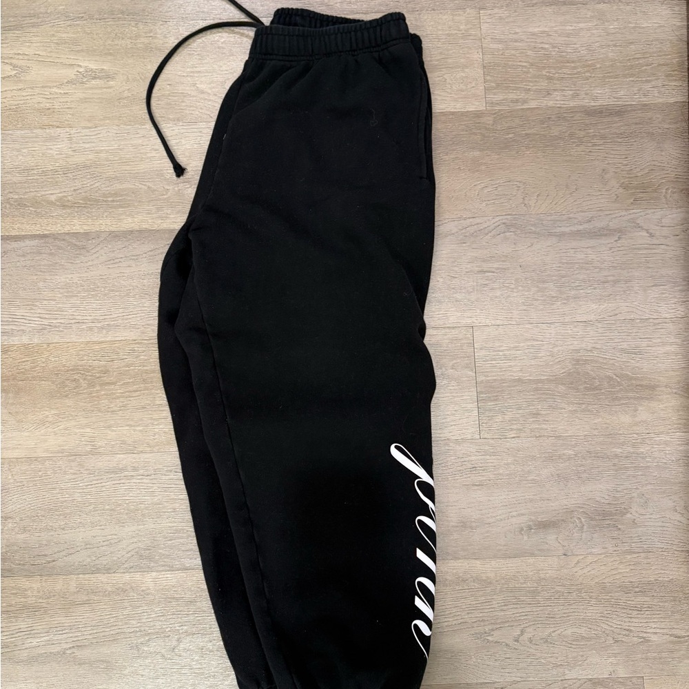 Women’s Victoria secret pink sweat pants